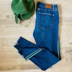 🌿Zara | Raw Hem Skinnies w/ Stripe Embellishment